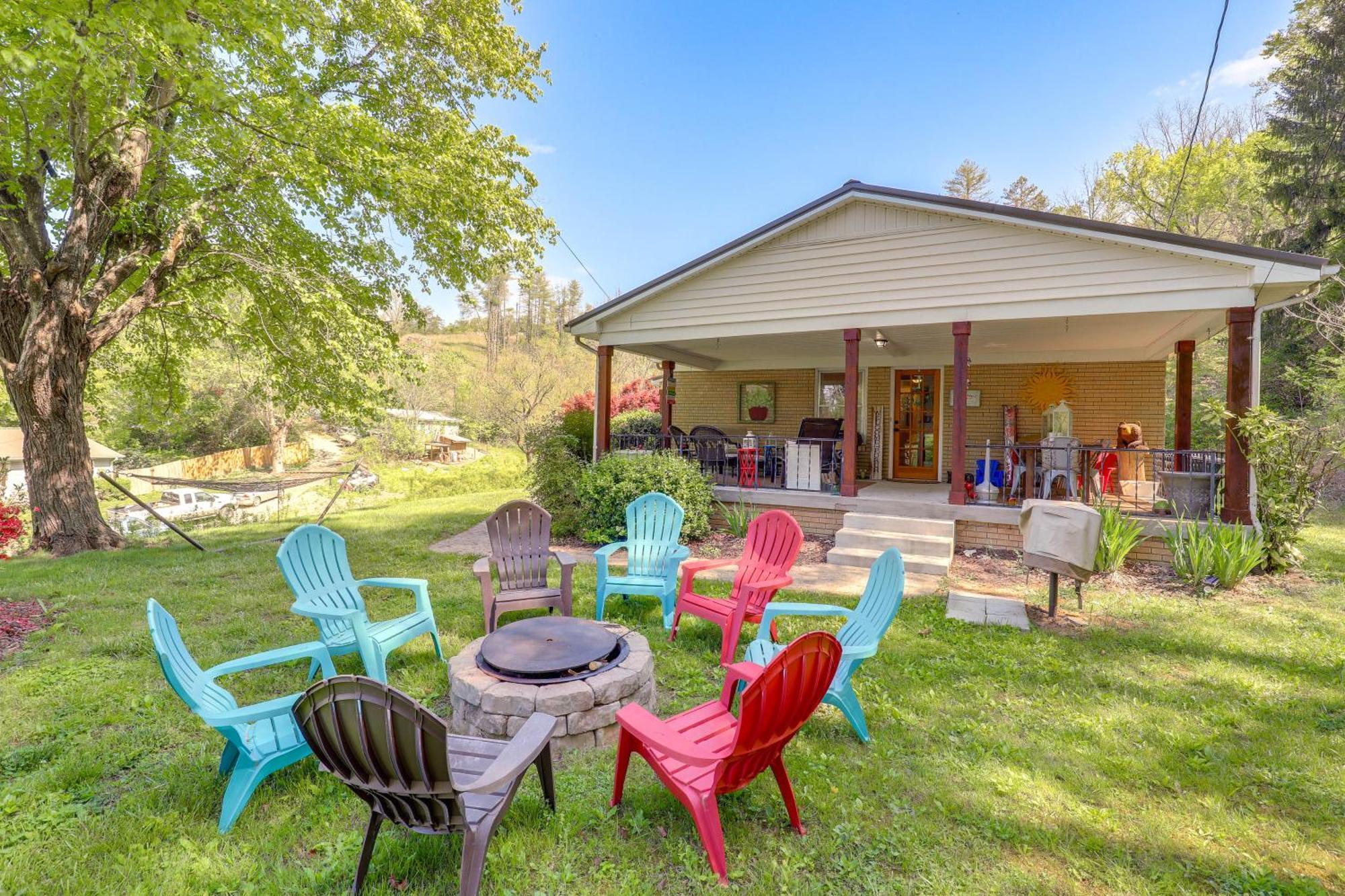 Updated Marshall Home With Fire Pit And Game Room! Zewnętrze zdjęcie